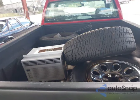 2005 Chevrolet Silverado 1500 Work Truck from USA, damaged, VIN 1GCEK14V35Z134970